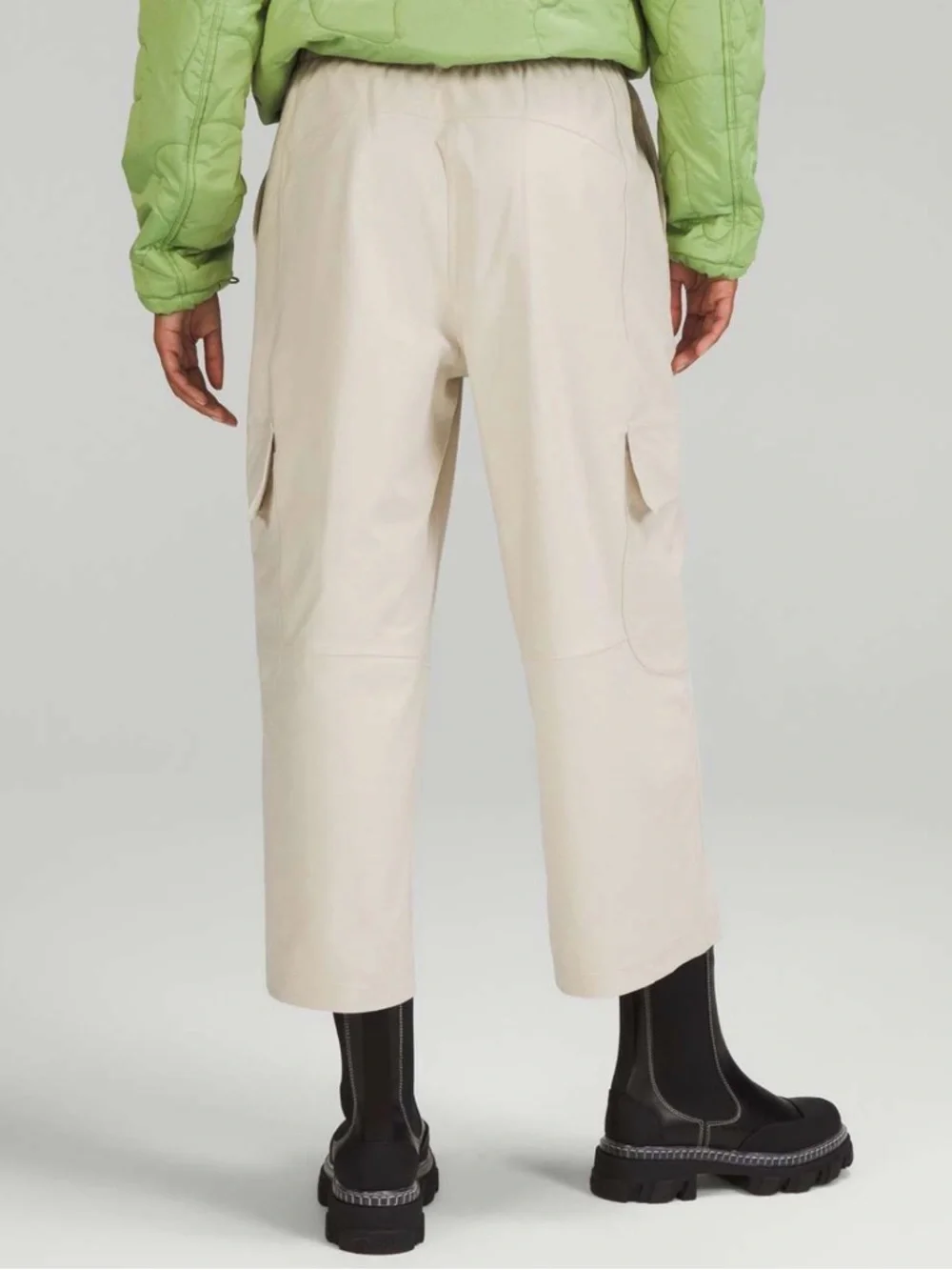 Lululemon Light Utilitech Cargo Pocket High-Rise Crop Natural Ivory Womens Sz 33